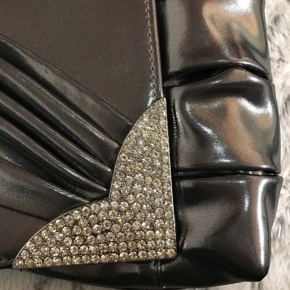 Women silver purse, clutch detachable chain strap - Picture 8 of 8